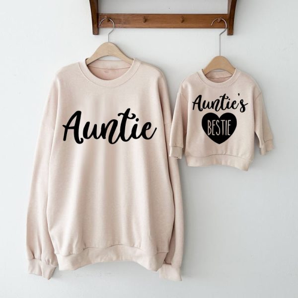 AUNTIE/AUNTIE'S BESTIE Auntie and Me Family Sweatshirt